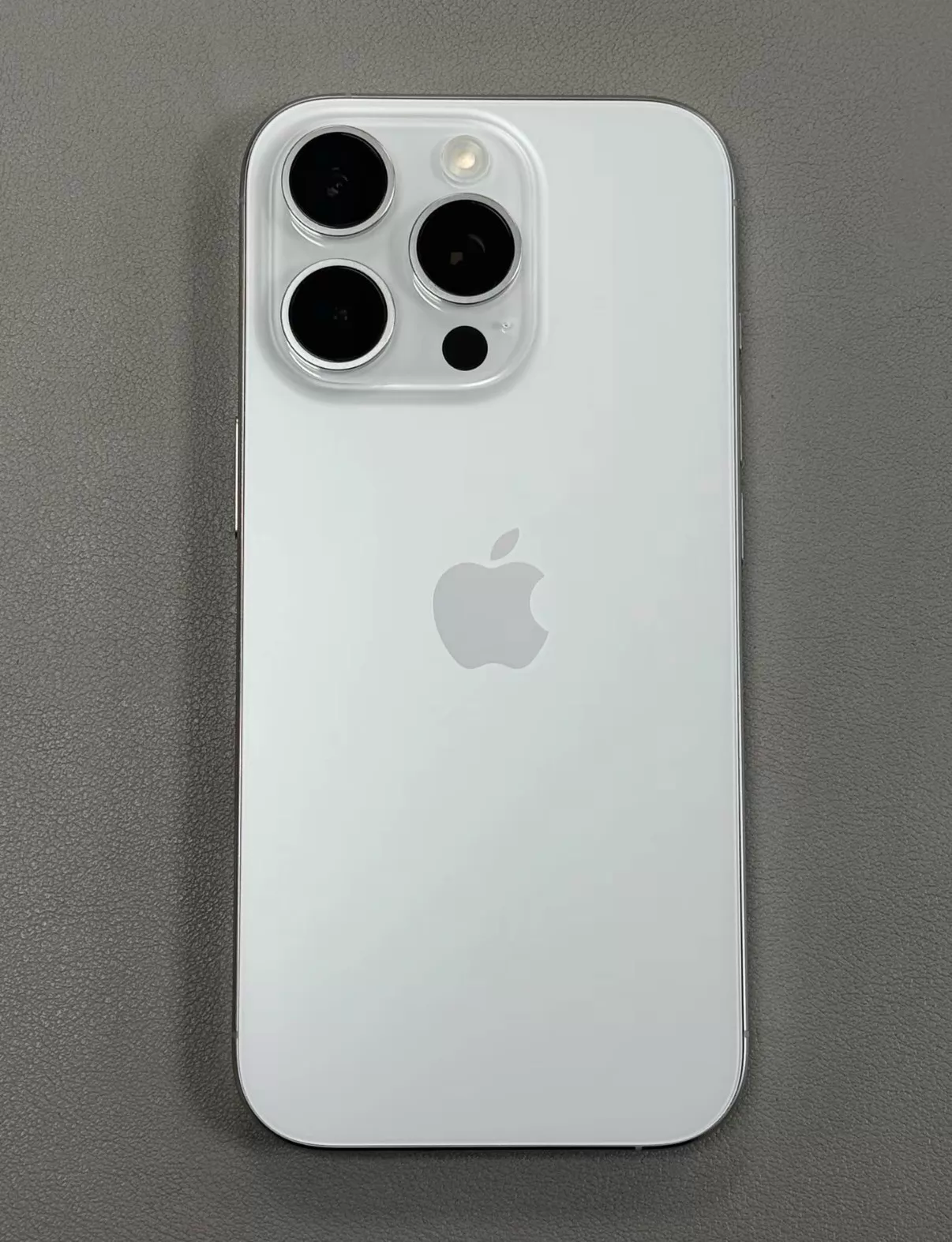 Apple iPhone 16 Pro 128G 白色 几乎全新