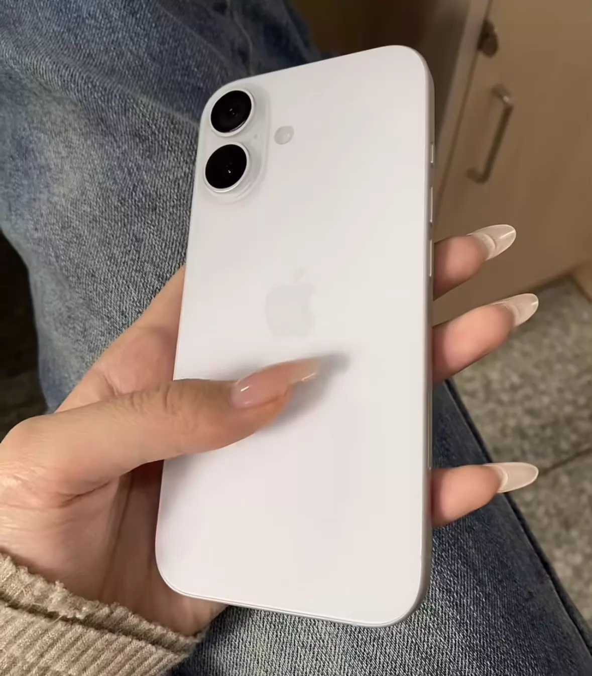 Apple iPhone 16 白色 几乎全新