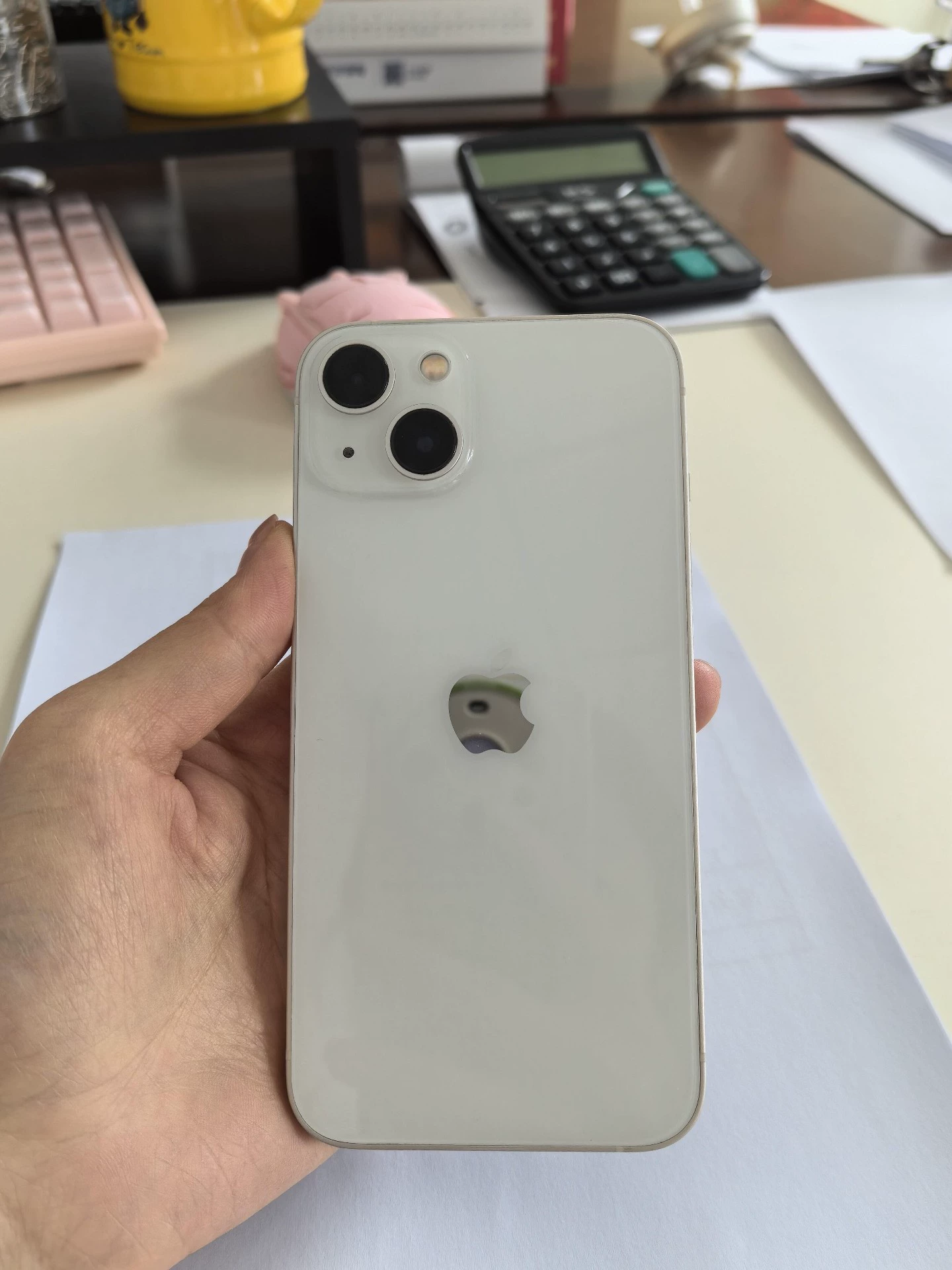 Apple iPhone 13 256G 白色 几乎全新